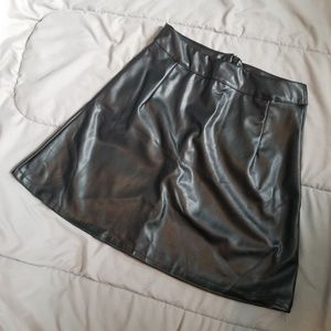 🎅3 for $10🎅 Boohoo Faux Leather Skater Skirt